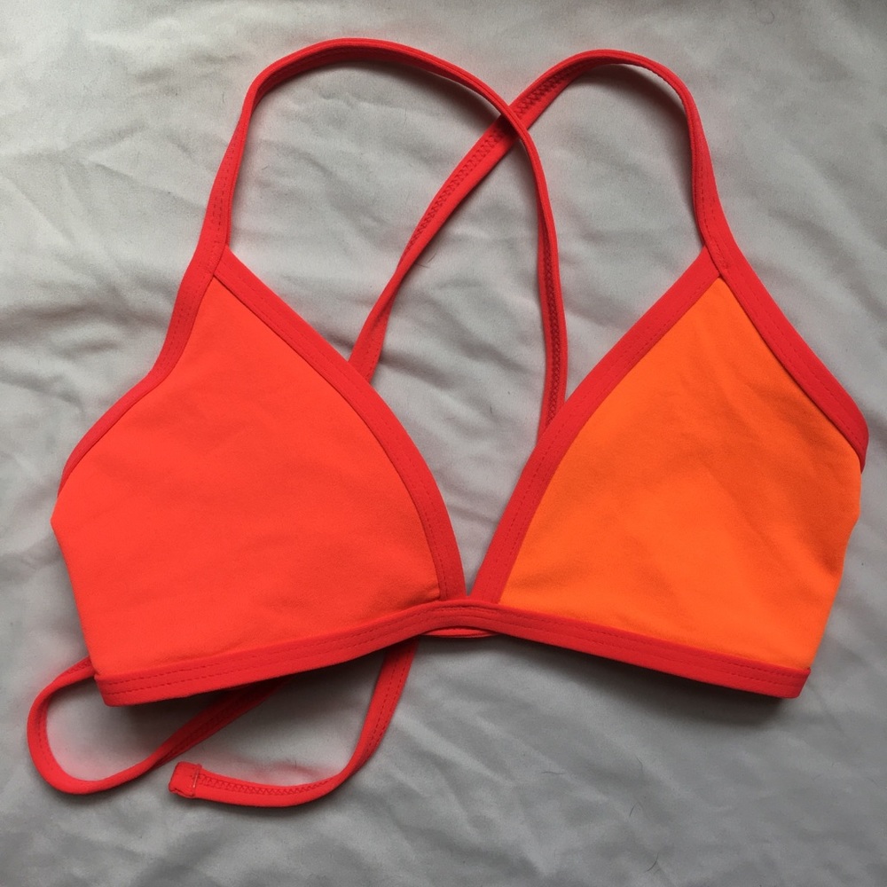 3 color Jolyn Triangle Top 🔥